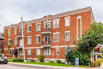 3611 Décarie Boul in Montréal, QC - Building Photo - Building Photo