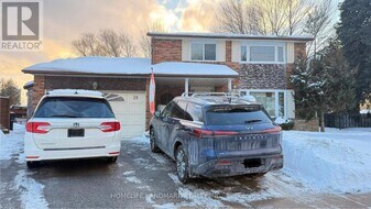 26 Kentish Crescent in Toronto, ON - Building Photo