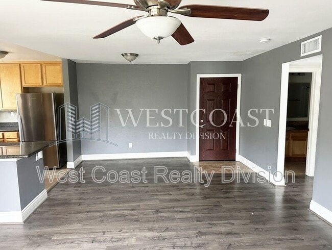 2320 Del Mar Way in Corona, CA - Building Photo - Building Photo