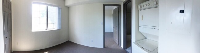 302CED in Urbana, IL - Building Photo - Interior Photo