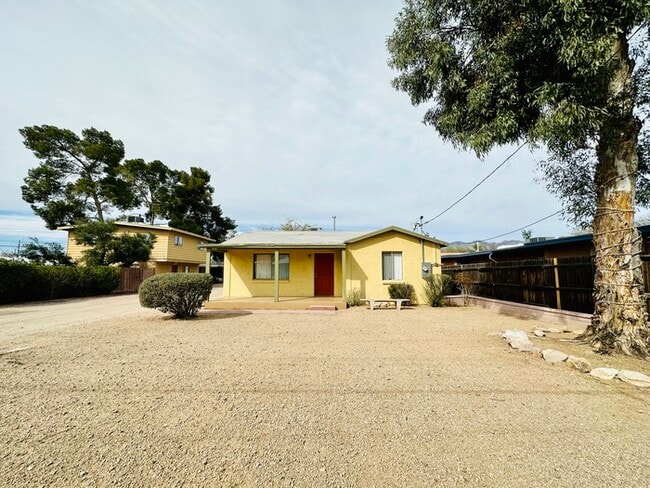 property at 1645 E Hedrick Dr
