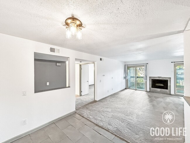 10300 Caminito Cuervo in San Diego, CA - Building Photo - Building Photo