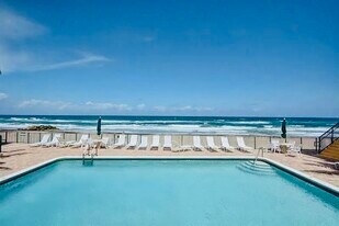 1239 Hillsboro Mile in Hillsboro Beach, FL - Building Photo