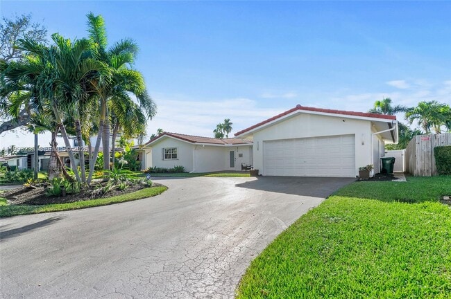 2207 NE 16th Ave in Wilton Manors, FL - Building Photo - Building Photo