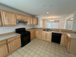 1819 Hoffman Hill Blvd in Dupont, WA - Building Photo - Building Photo