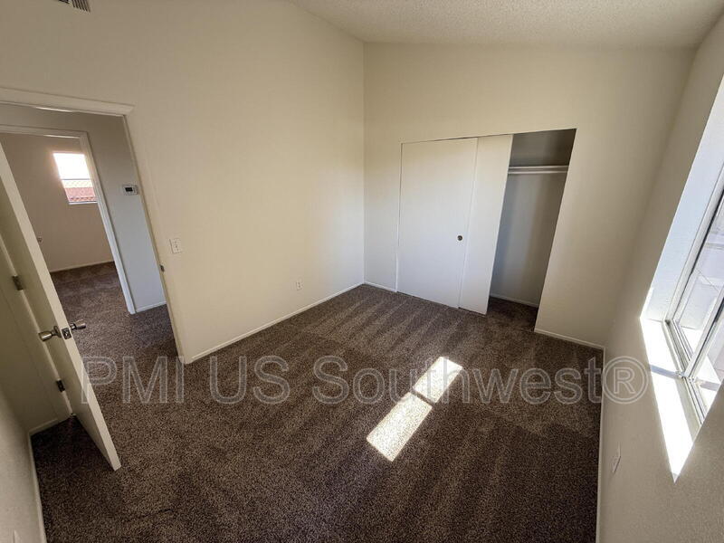364 Rio Grande Ct in Bullhead City, AZ - Building Photo
