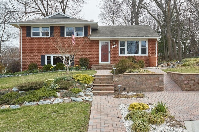 10405 Amherst Ave