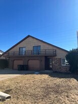 9165 W Allerton Ave in Greenfield, WI - Building Photo