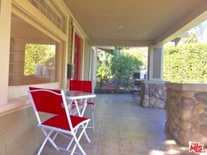 2005 Beachwood Dr in Los Angeles, CA - Building Photo - Building Photo