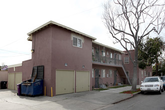 Hellman Apartments in Long Beach, CA - Building Photo - Building Photo