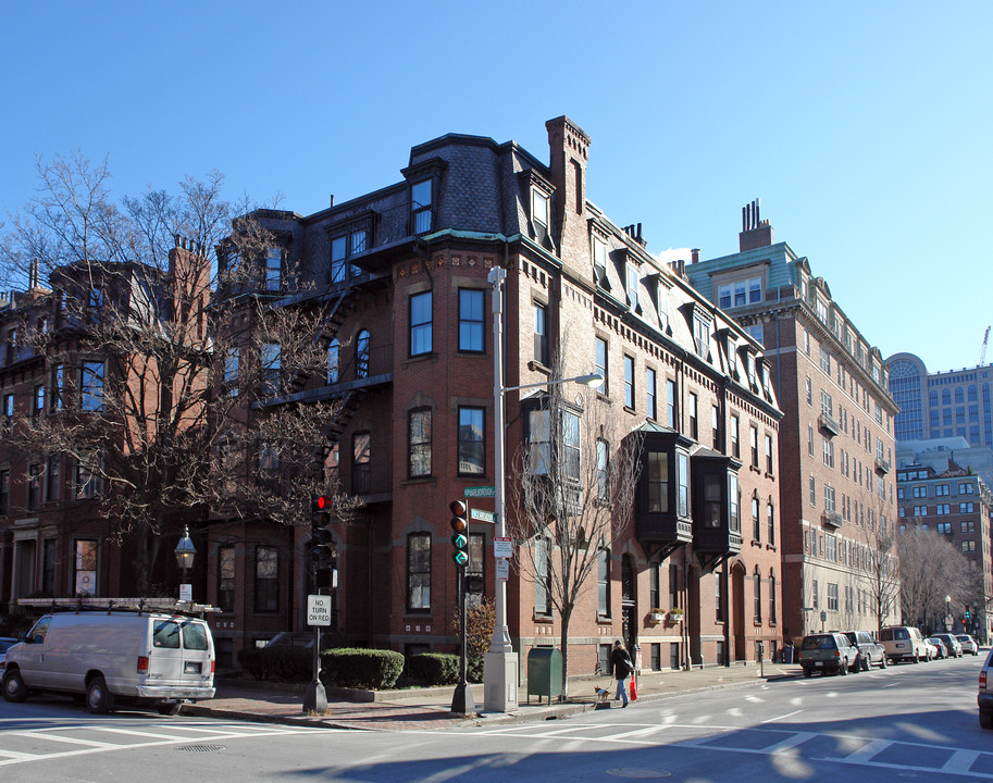 265 Clarendon St in Boston, MA - Building Photo