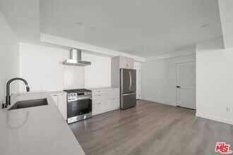 3755 S Canfield Ave in Los Angeles, CA - Building Photo - Building Photo