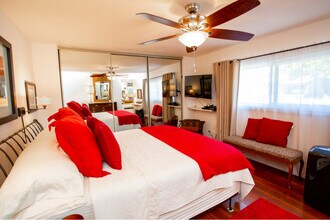 250 Vista Montana Way in Oceanside, CA - Foto de edificio - Building Photo