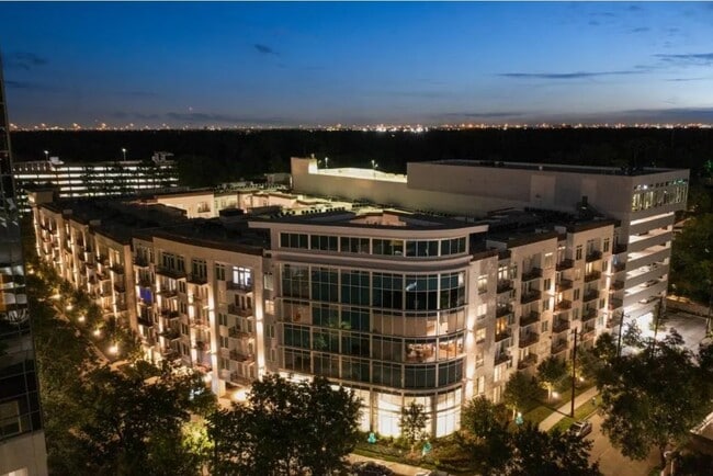 property at 1317 Post Oak Blvd