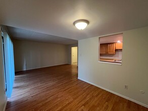 559 S Trenton Ave-Unit -559A in Pittsburgh, PA - Building Photo - Building Photo