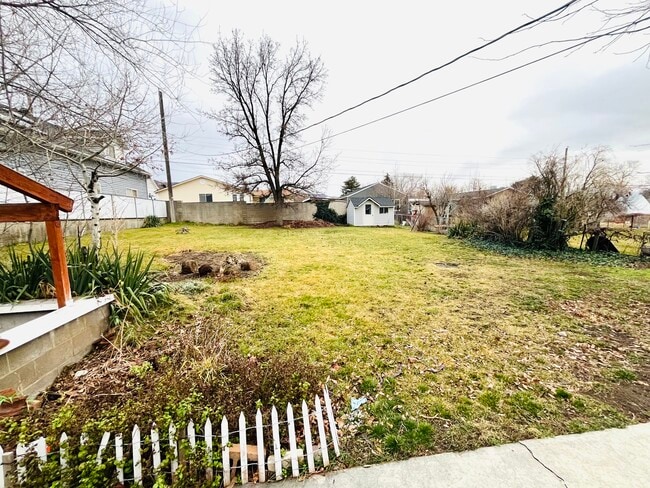 170 E 1100 S in Bountiful, UT - Foto de edificio - Building Photo