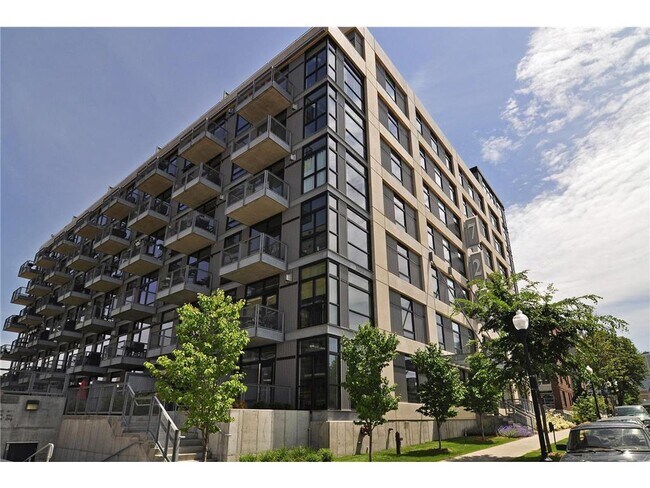property at 720 N 4th St