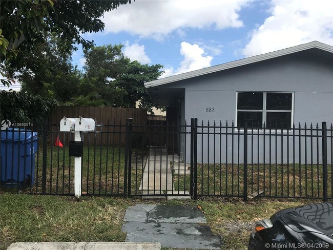 883 NE 40th St-Unit -North in Oakland Park, FL - Building Photo - Building Photo