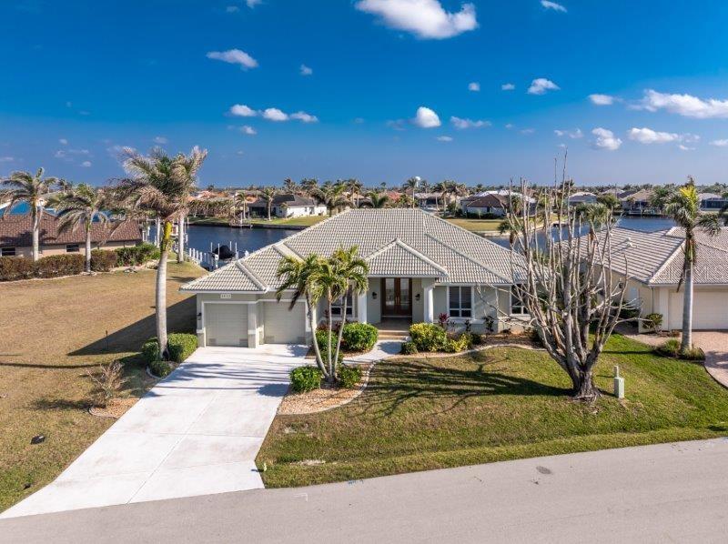 3932 Madrid Ct in Punta Gorda, FL - Building Photo
