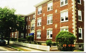 14 Russell St in Quincy, MA - Building Photo