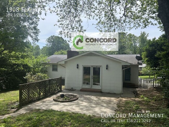 1908 Elkhart Dr in Greensboro, NC - Building Photo - Building Photo