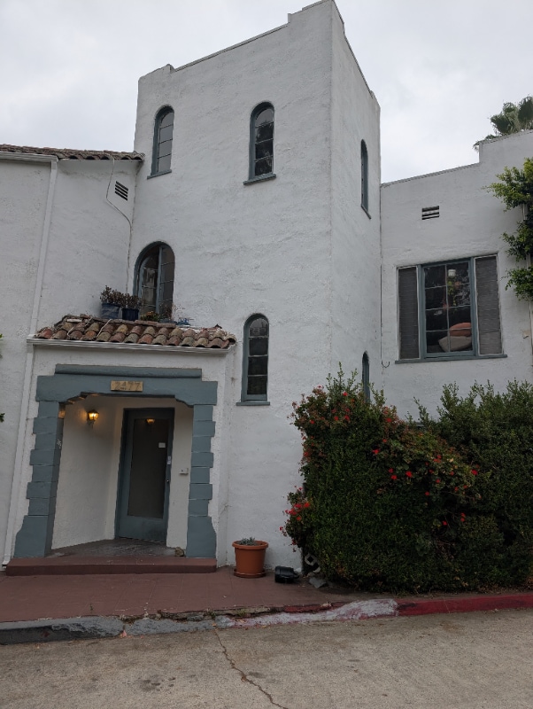 2477 Cheremoya Ave