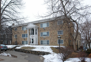 2421 Pillsbury Apartments in Minneapolis, MN - Building Photo - Building Photo