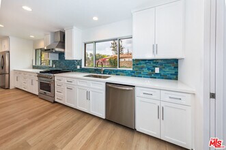 13307 Westcove Dr in Los Angeles, CA - Building Photo - Building Photo