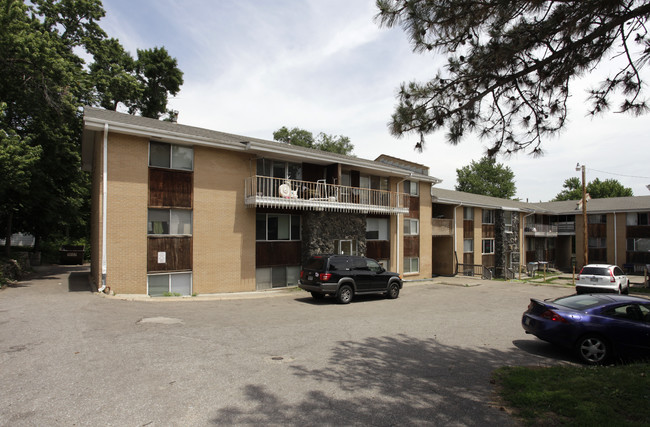 Benson Apartments in Omaha, NE - Building Photo - Building Photo