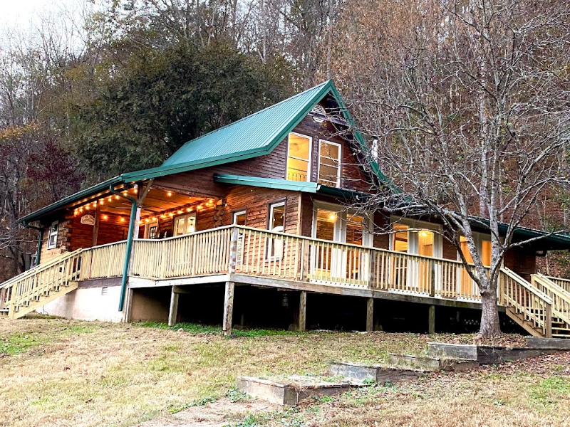195 Emerald Dr in Hampshire, TN - Building Photo