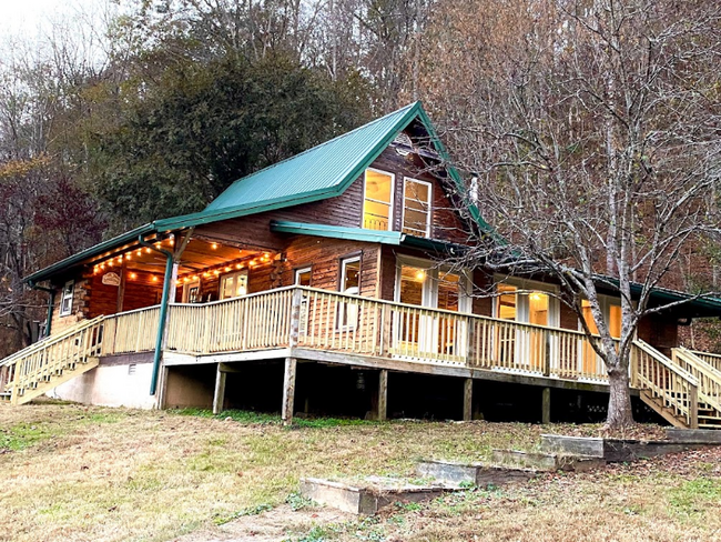 property at 195 Emerald Dr