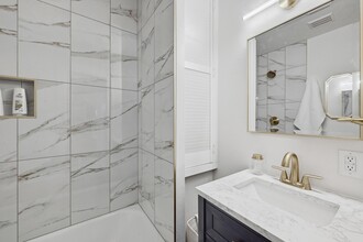 2802 Whitis Ave, Unit 110 in Austin, TX - Building Photo - Building Photo