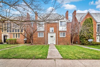 1802 E Long St, Unit D in Columbus, OH - Building Photo - Building Photo