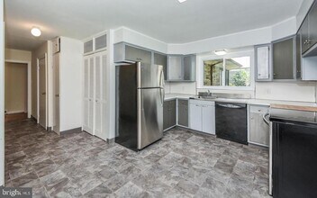 8104 Heacock Ln in Wyncote, PA - Building Photo - Building Photo