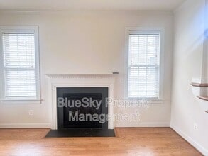 948 Raymond Rd in Charlottesville, VA - Foto de edificio - Building Photo