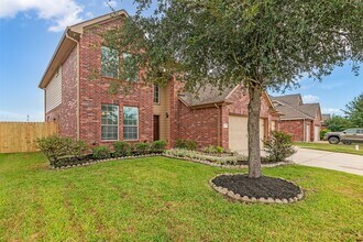 30715 Legends Ridge Dr in Spring, TX - Foto de edificio - Building Photo