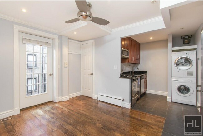 Avenue A in New York, NY - Building Photo - Building Photo