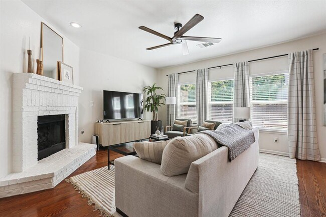 property at 2725 Kickapoo Cavern Dr