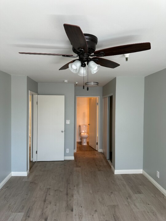 5811 Tujunga Ave in Los Angeles, CA - Building Photo