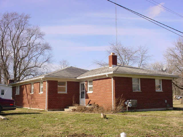 5100 E State Road 234 in Ladoga, IN - Building Photo