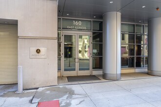 Avenue East in Chicago, IL - Building Photo - Building Photo