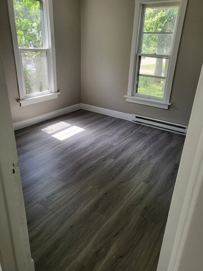 1116 Blackhawk Blvd Apartments and Nearby South Beloit Apartments For Rent South Beloit, IL