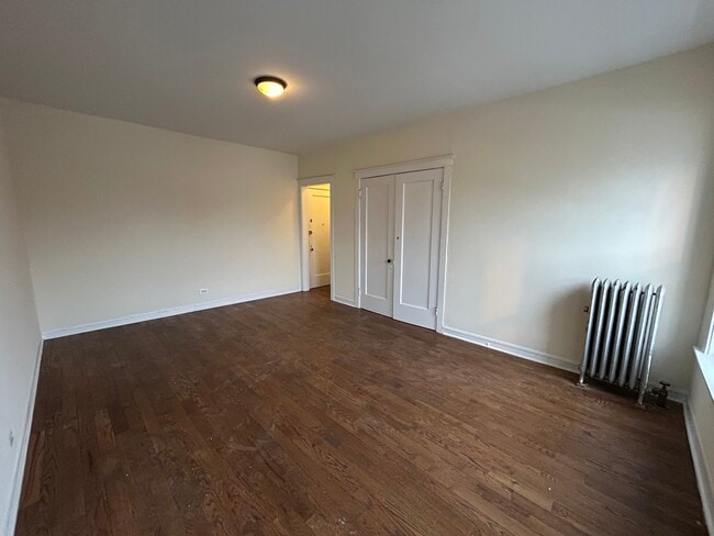 2718 N Milwaukee Ave, Unit 209 in Chicago, IL - Building Photo - Building Photo