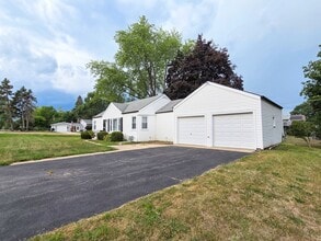 34 Evergreen St in Lake Zurich, IL - Building Photo - Building Photo