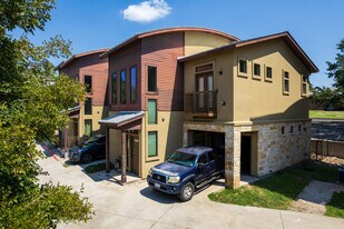 TC Towns on Cumberland in Austin, TX - Building Photo