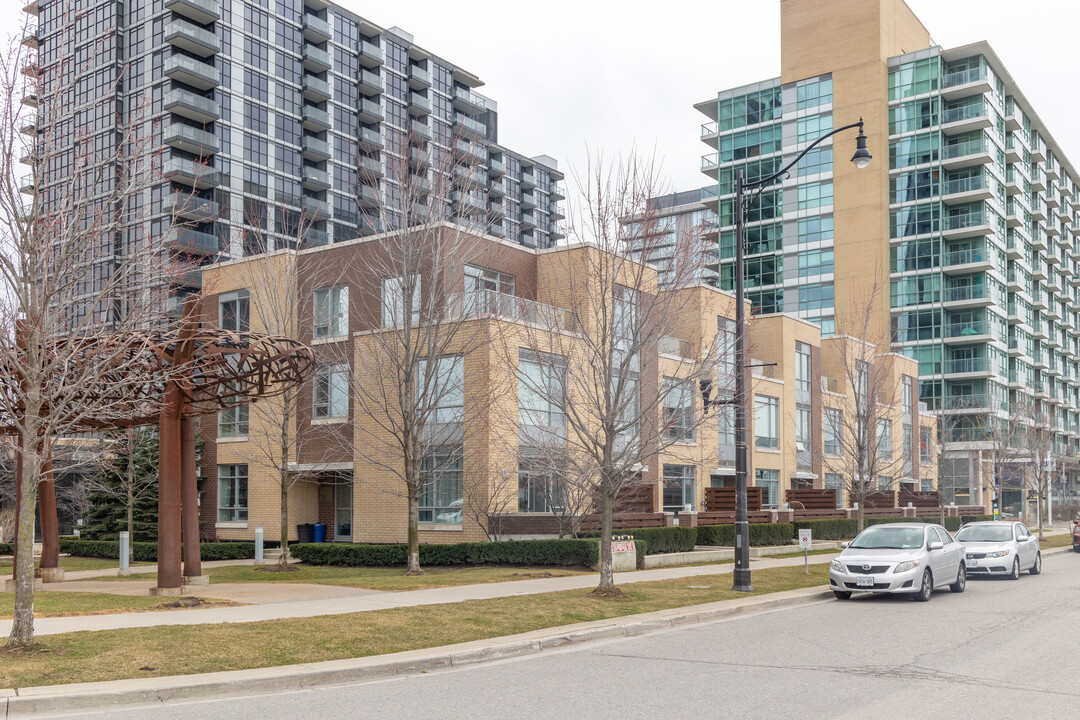 25 Singer Crt in Toronto, ON - Building Photo