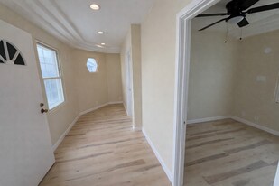 2132 W 84th Pl in Los Angeles, CA - Building Photo
