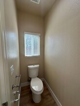 1562 National Dr in Lemoore, CA - Building Photo - Building Photo