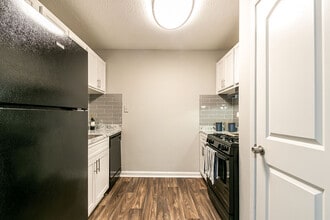 Sedona Falls in Marietta, GA - Foto de edificio - Building Photo