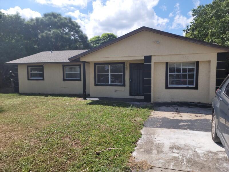 3105 Langston Dr in Fort Pierce, FL - Building Photo